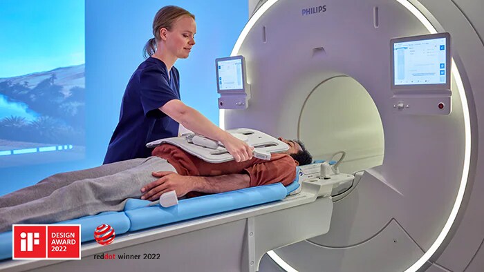 Technologist saving time preparing patient for an MR imaging exam with easy workflow